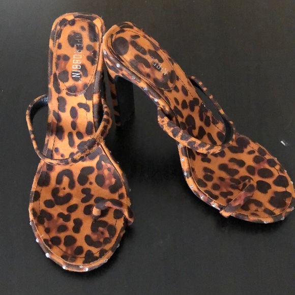 Heels - Picture 1 of 3